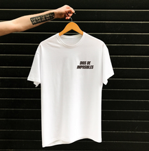 Cargar imagen en el visor de la galería, Polera Unisex "Dios de Imposibles"