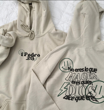 Cargar imagen en el visor de la galería, Poleron Canguro "Identidad”