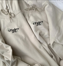 Cargar imagen en el visor de la galería, Poleron Canguro "Identidad”