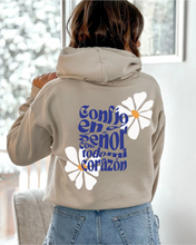 Cargar imagen en el visor de la galería, Poleron Canguro &quot;Confío en el Señor&quot;
