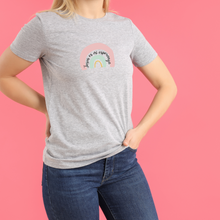 Cargar imagen en el visor de la galería, Polera Mujer &quot;Jesús es mi esperanza arcoiris.”
