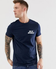 Cargar imagen en el visor de la galería, Polera Unisex &quot;Dios de Imposibles&quot;
