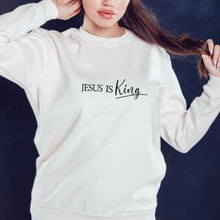 Cargar imagen en el visor de la galería, Poleron Polo &quot;Jesus is king&quot;
