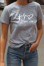 Cargar imagen en el visor de la galería, Polera mujer “Faith - Hope - Love&quot;
