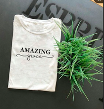 Cargar imagen en el visor de la galería, Polera mujer &quot;Amazing grace&quot;
