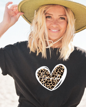 Cargar imagen en el visor de la galería, Polera mujer “Amada&quot;
