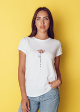 Cargar imagen en el visor de la galería, Polera Mujer &quot;Gracia flor”
